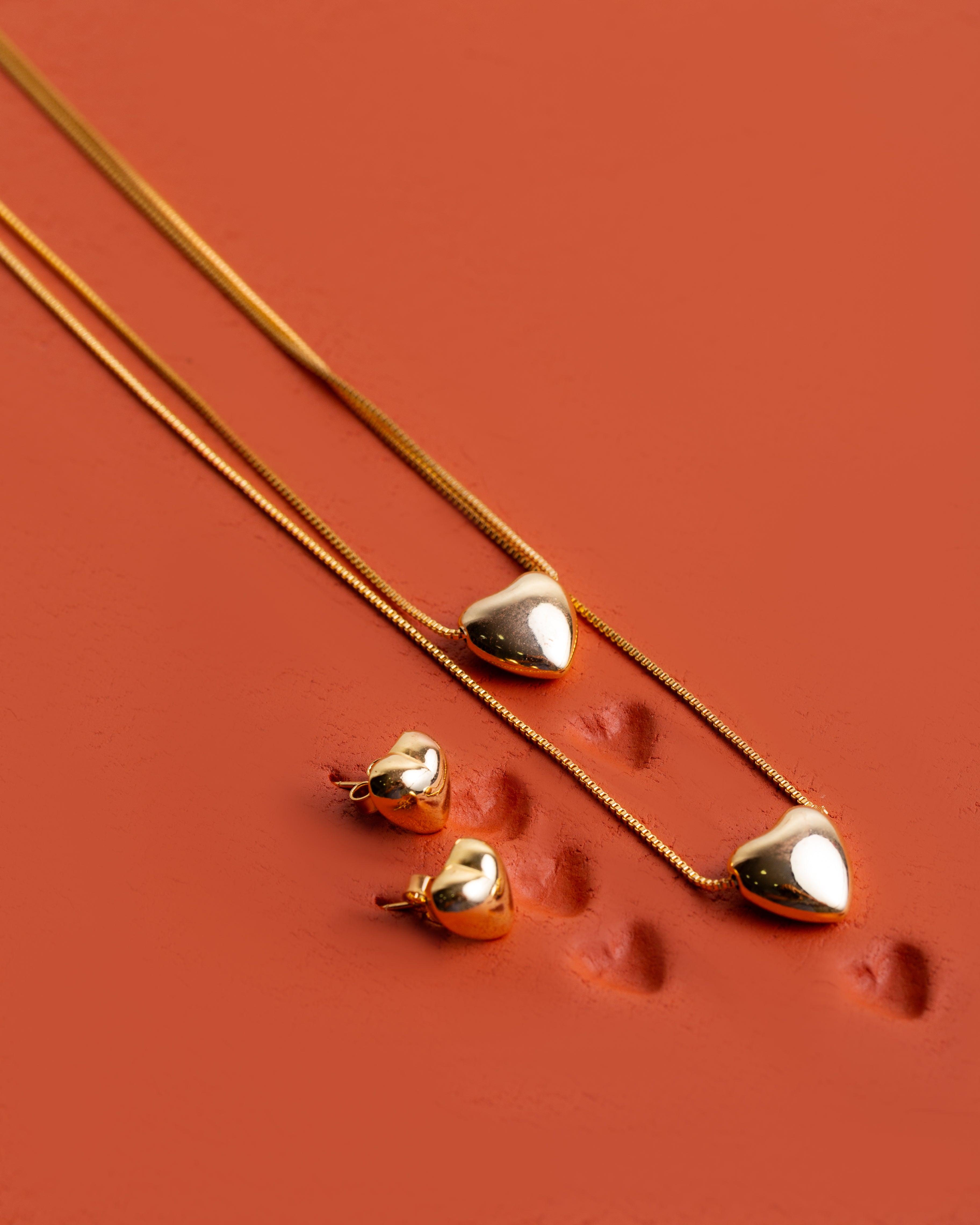 Conjunto Colar e Brinco Corações Dourado