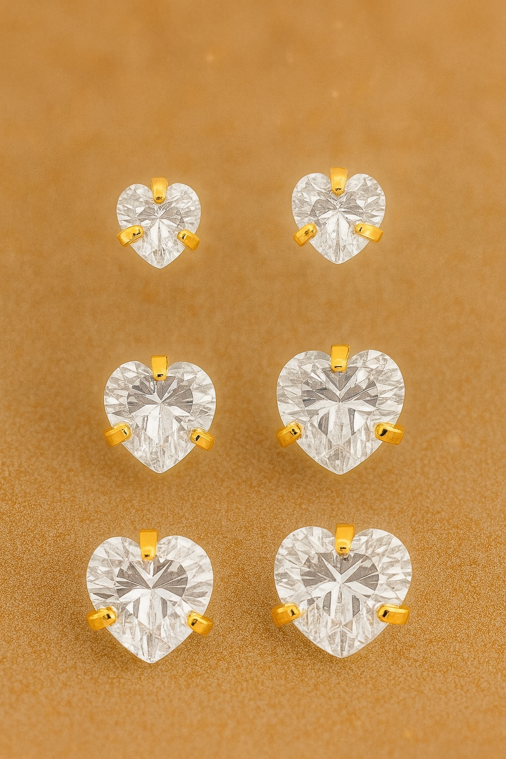 Trio de Brincos Ponto de Luz Coração Dourado - Aço Inoxidável