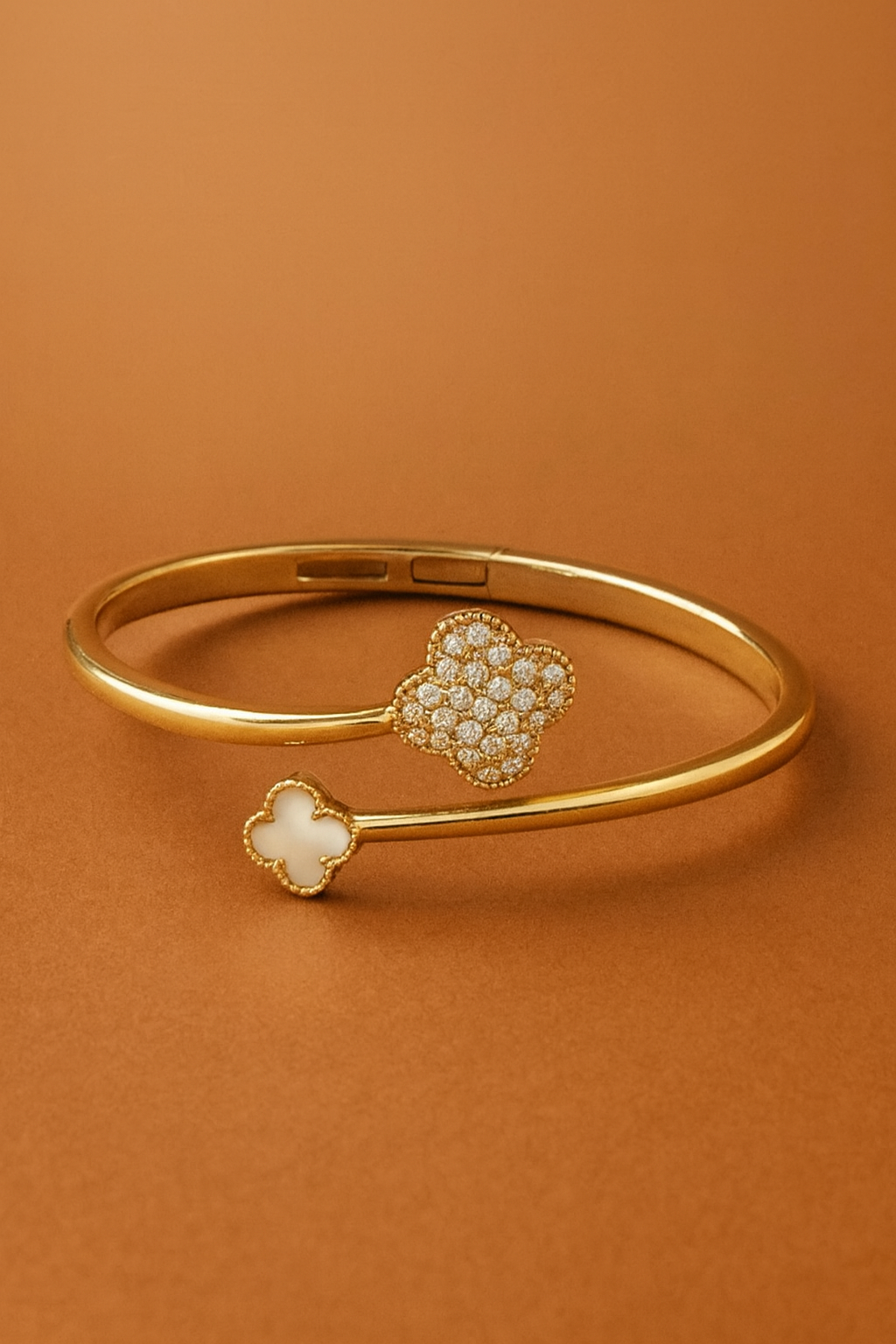 Bracelete com Trevo em Zircônias - Aço Inoxidável