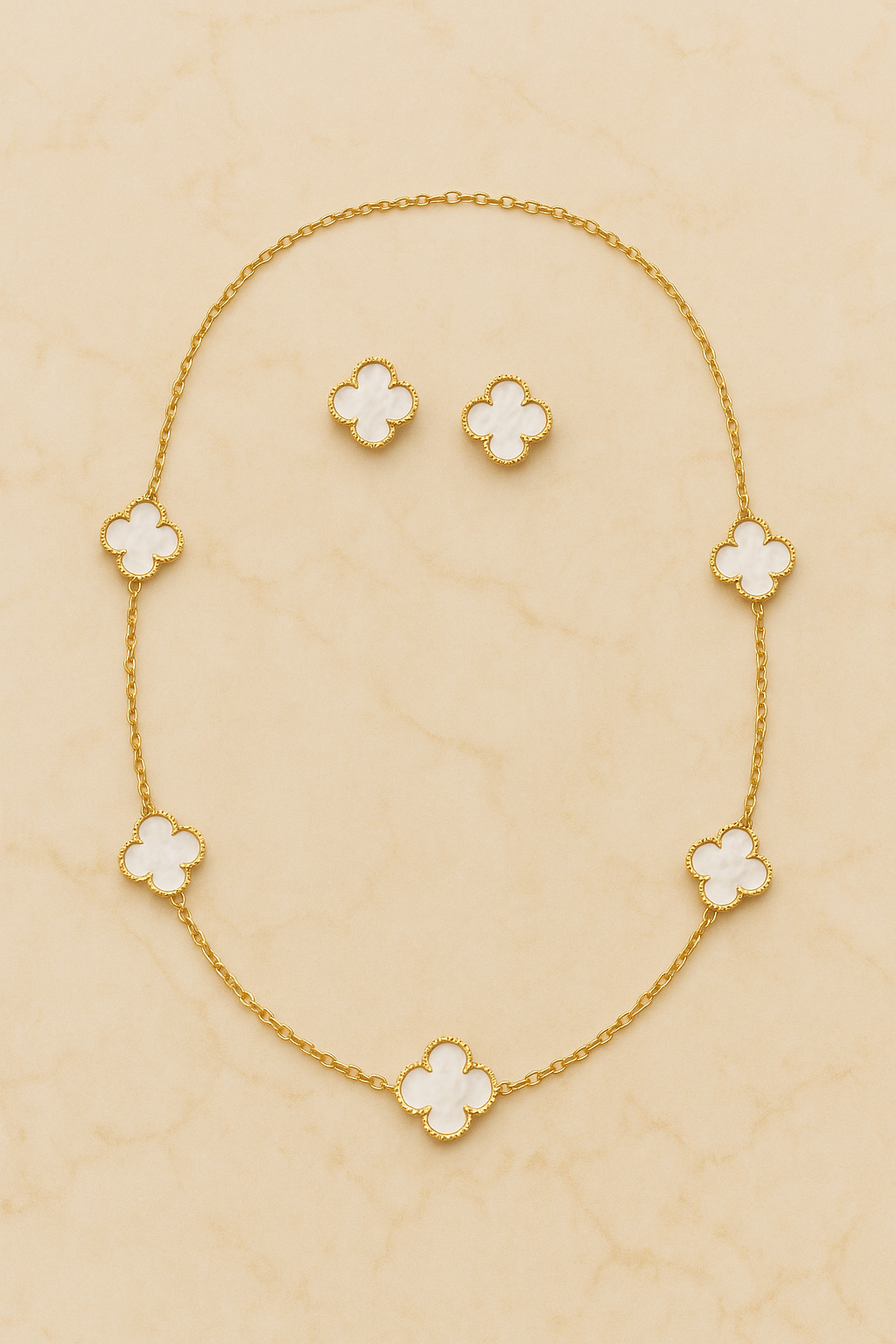 Conjunto Brinco e Colar Trevo Pequeno Dourado - Aço Inoxidável Dourado