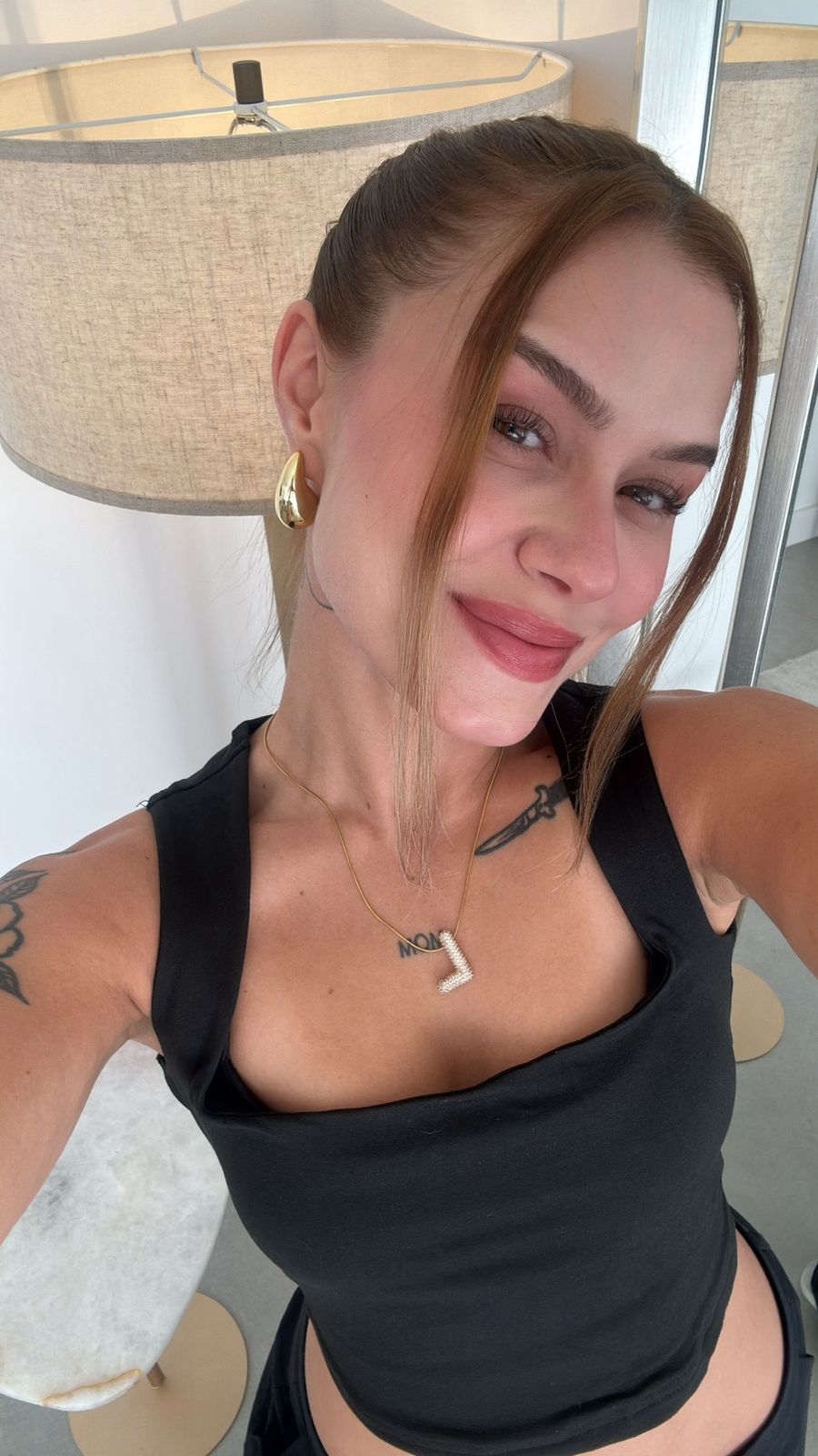 Colar Letra Cravejada